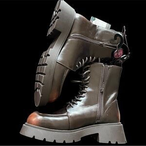 NWT womens Brown Leather Boots